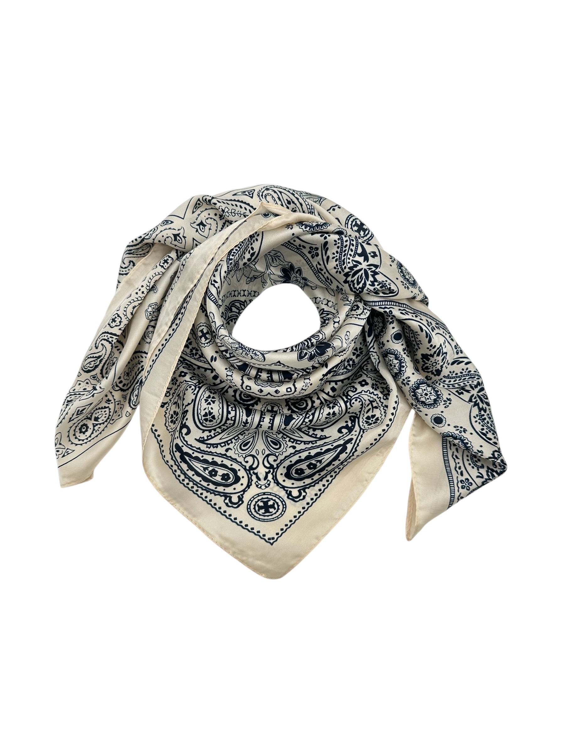 Dames sjaaltje wit blauw paisleyprint in model