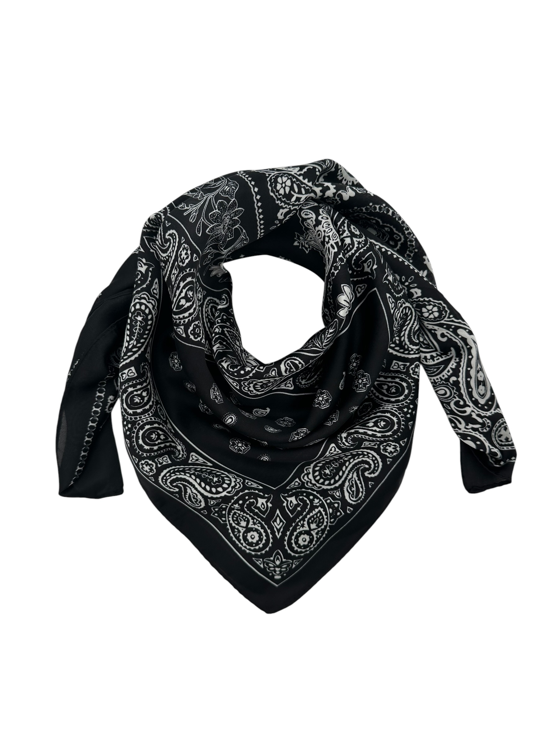 Dames sjaaltje zwart wit paisleyprint zwart sjaaltje in model
